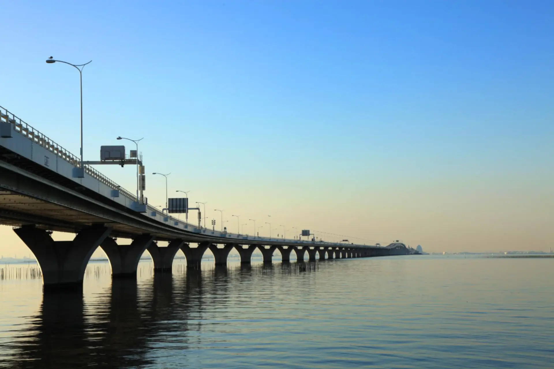 mumbai-coastal-road-and-mthl-how-new-infrastructure-is-reshaping-property-prices-in-2026