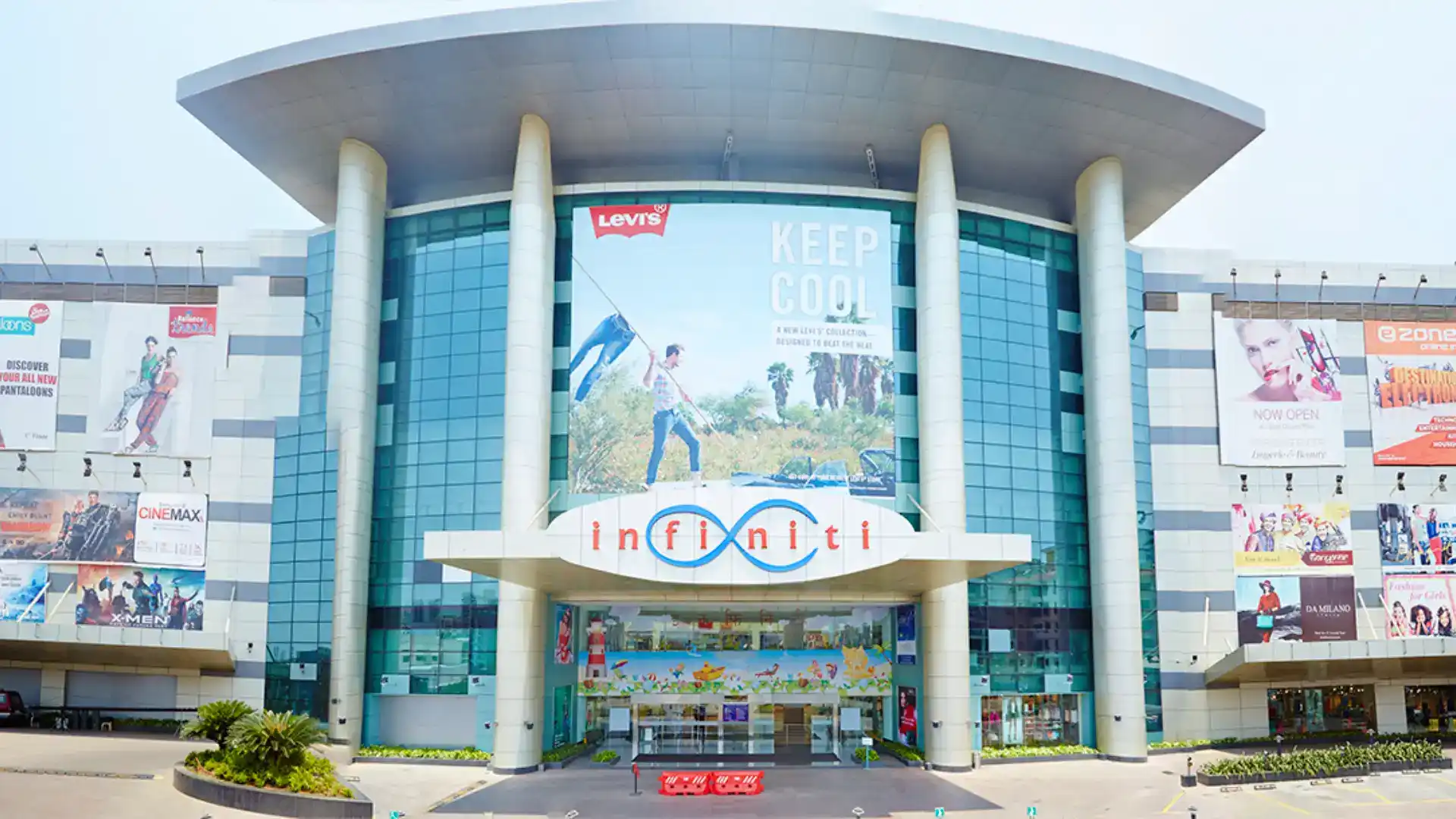 Infiniti Mall entrance